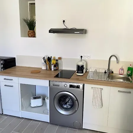 Le Cosy - T2 Avec Petite Cour Dans Centre Historique De Apartament Nérac