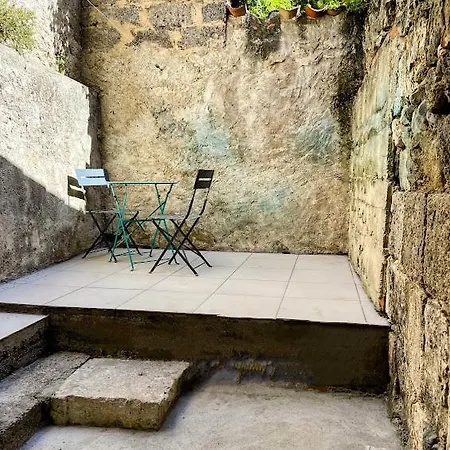 Le Cosy - T2 Avec Petite Cour Dans Centre Historique De