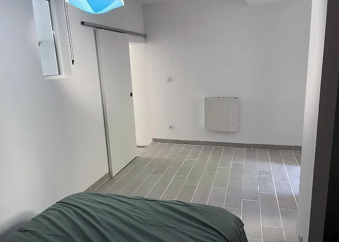 Le Cosy - T2 Avec Petite Cour Dans Centre Historique De Apartament Nérac