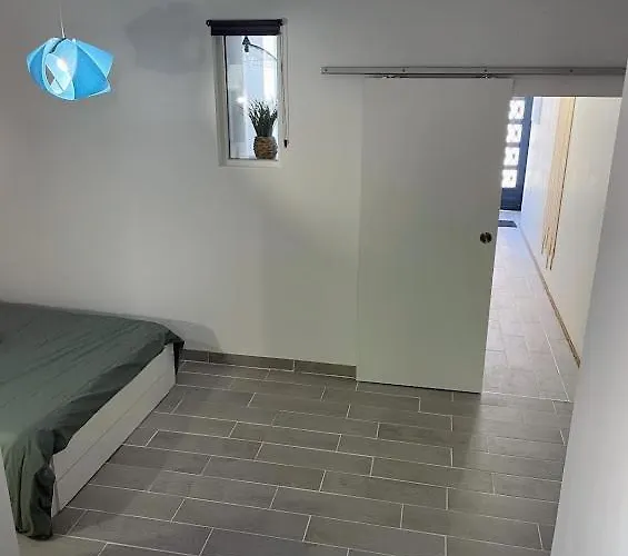 Le Cosy - T2 Avec Petite Cour Dans Centre Historique De Apartament *