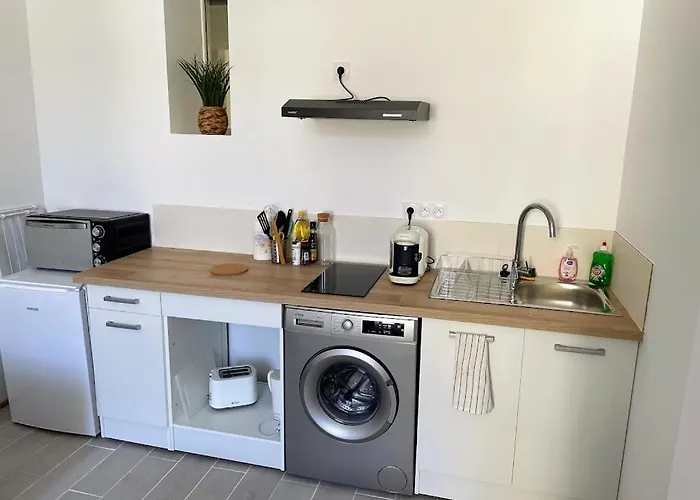 Le Cosy - T2 Avec Petite Cour Dans Centre Historique De Apartament Nérac